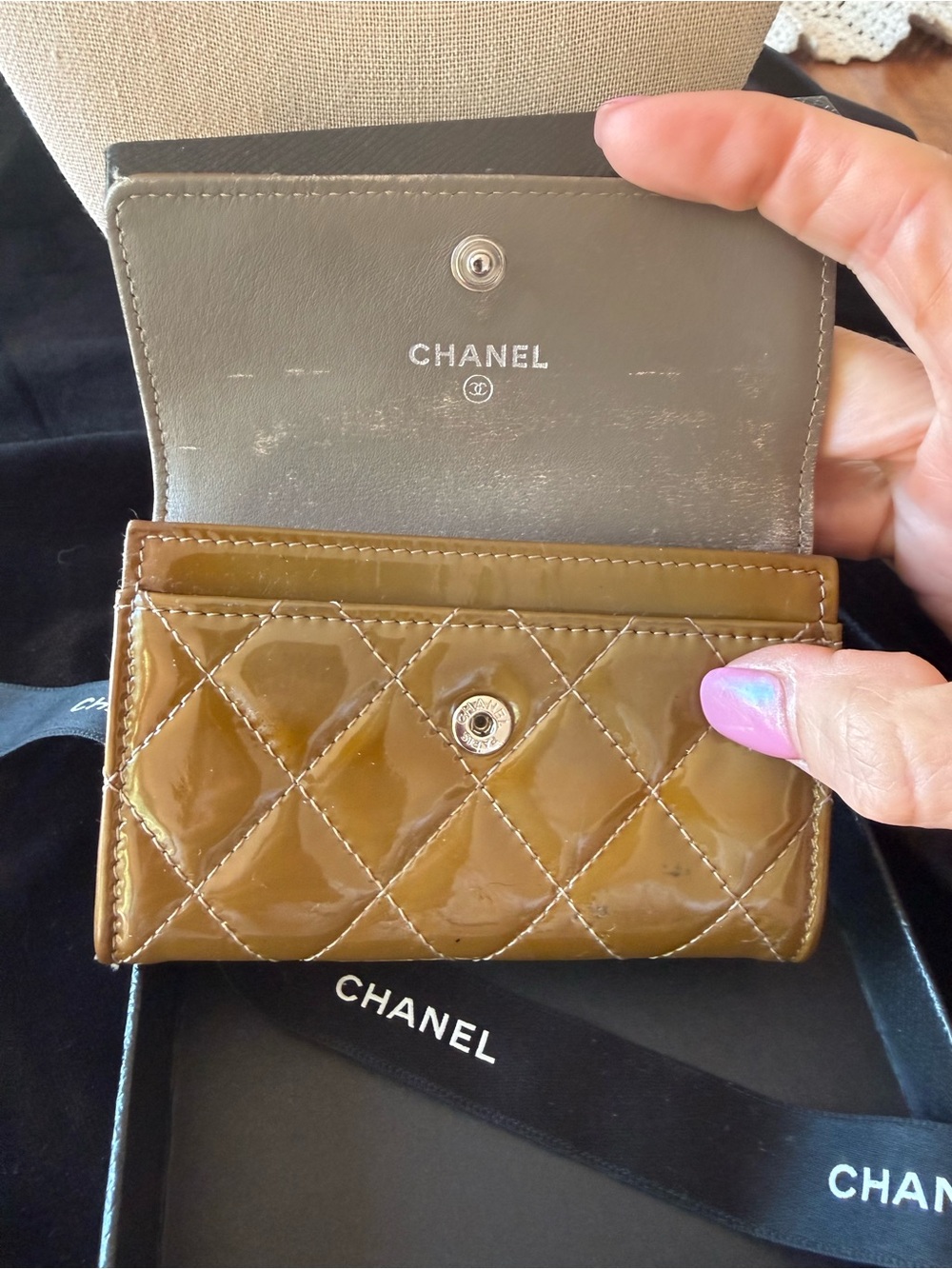 Chanel Quilted Patent Leather Compact Credit Card 💳 Wallet - Caramel Color - Picture 4 of 15